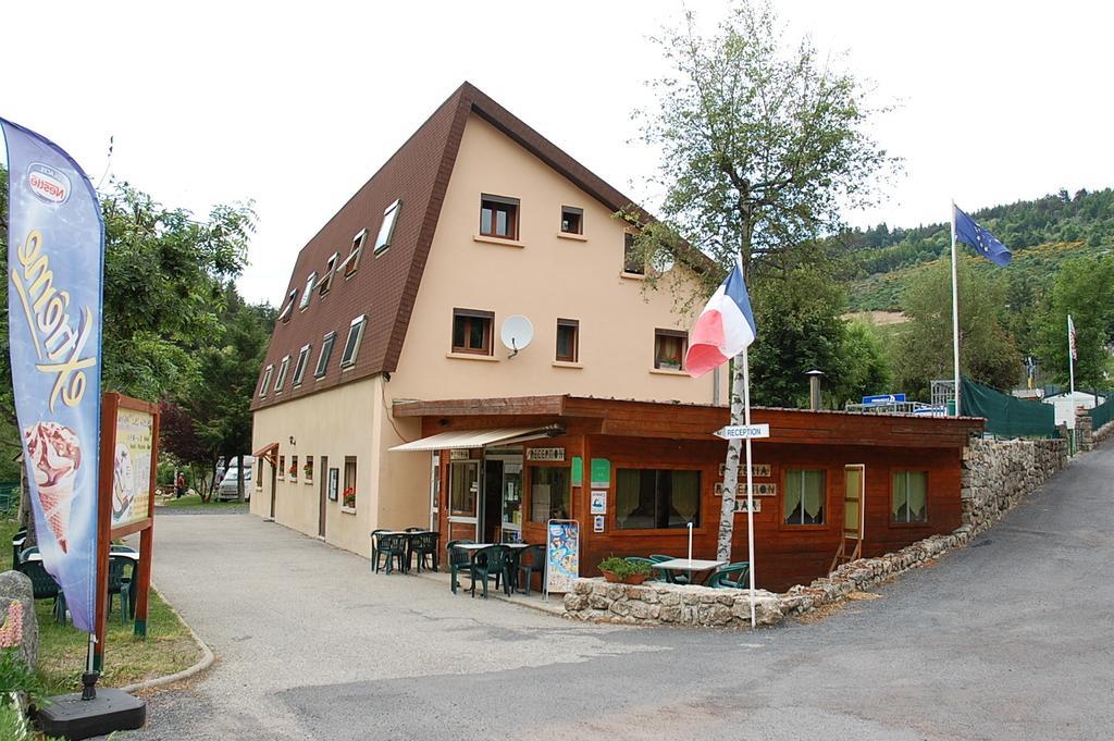 Hotel Les Airelles Saint-Cirgues-en-Montagne Esterno foto