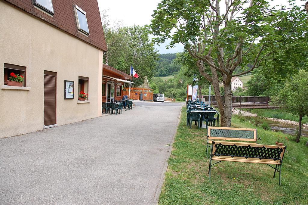 Hotel Les Airelles Saint-Cirgues-en-Montagne Esterno foto